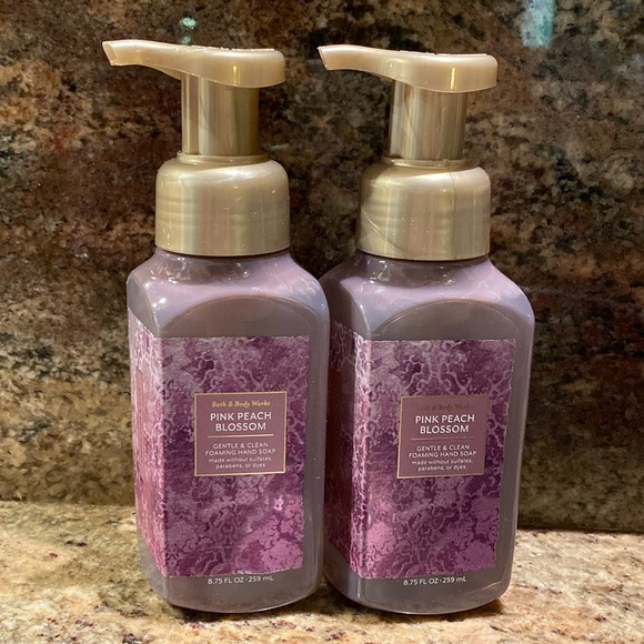 Set of 2 “Pink Peach Blossom“ BBW 8.75fl oz Gentle & Clean Foaming Hand Soap NWT - Picture 1 of 6